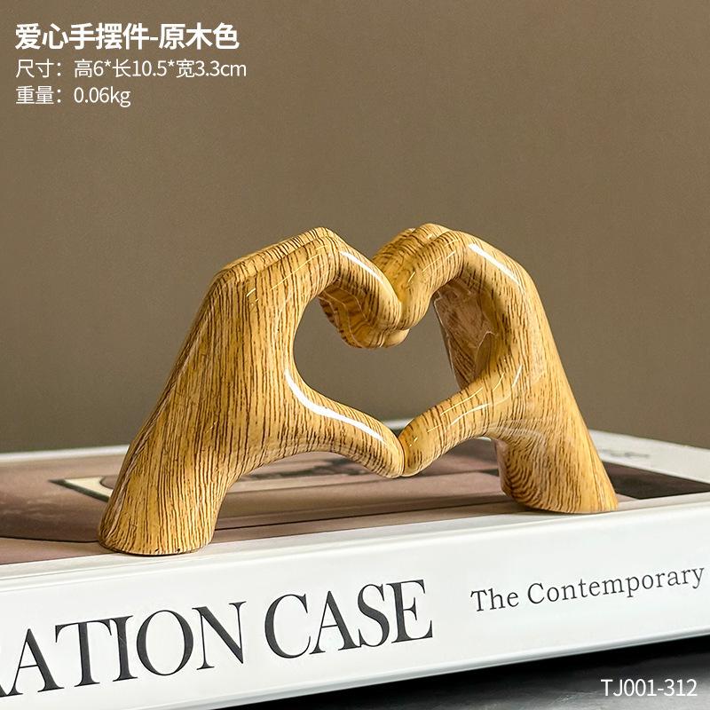 Creative Graffiti Heart Hand Statue Resin Colorful Love Gesture Figurines Modern Stylish Home Living Room Desktop Decoration