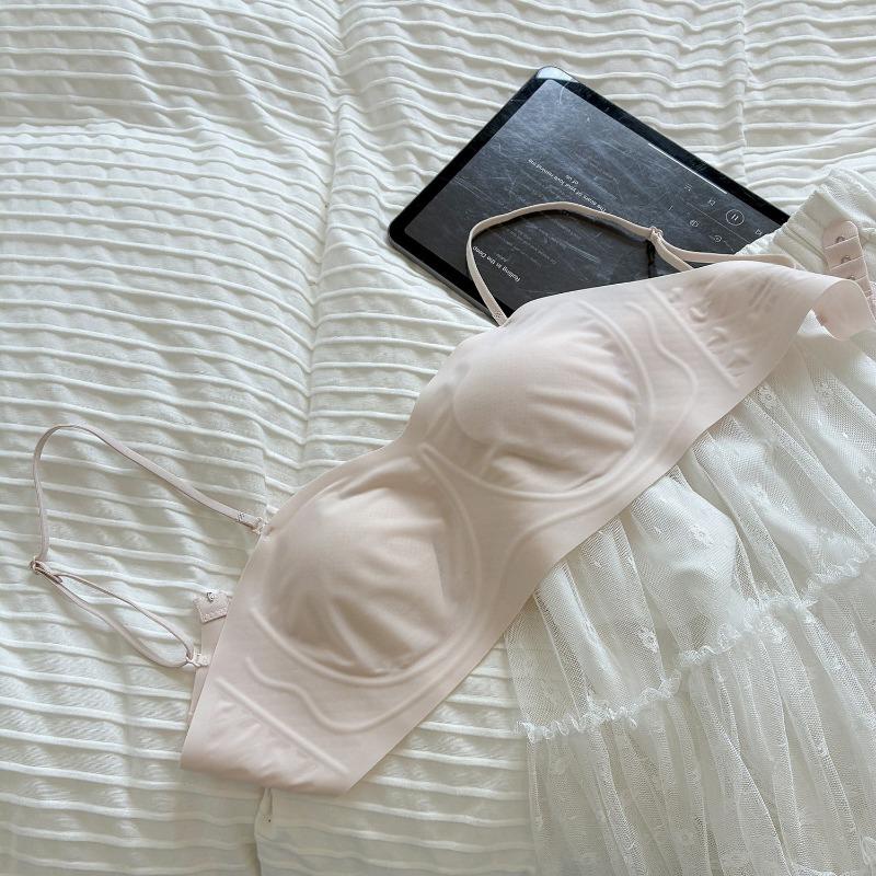 Japanese Style U Shaped Beautiful Back Breathable Thin Seamless Bra For Women