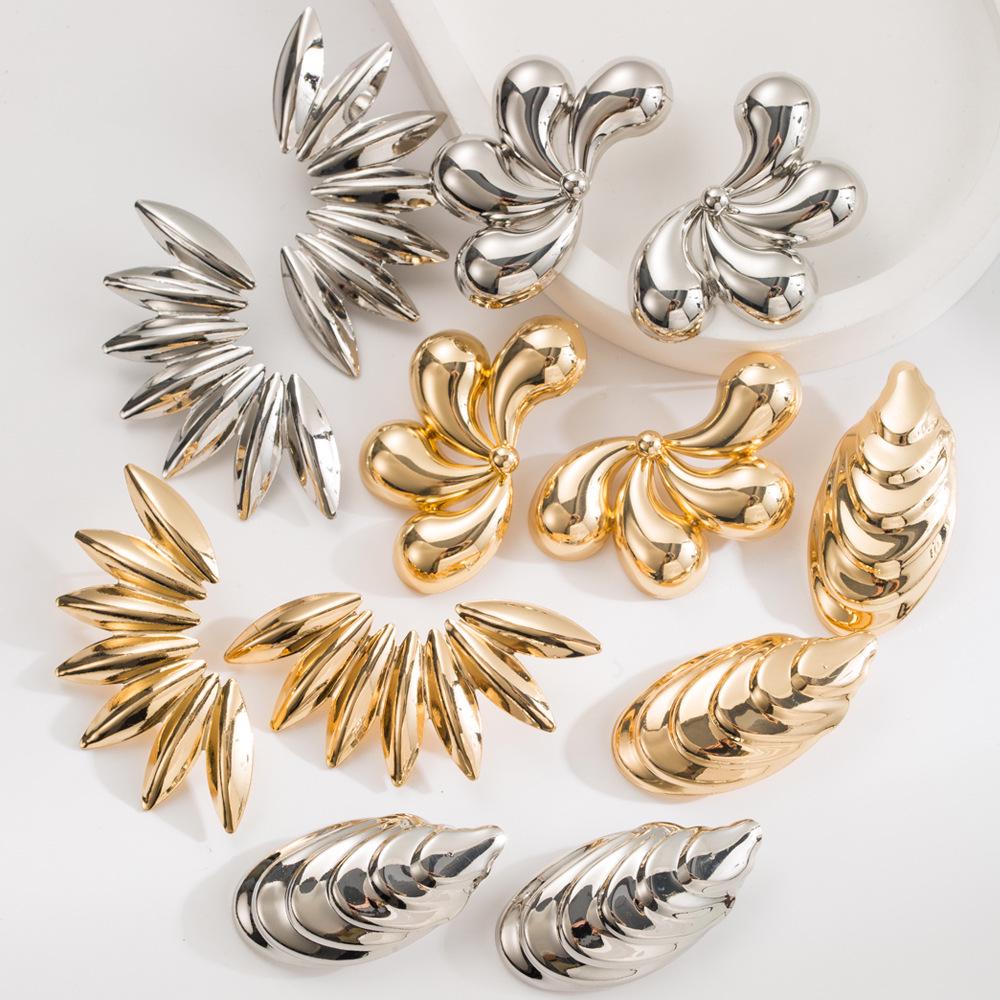 

Minimalist Geometric Alloy Stud Earrings - Trendy, High-End Party Fashion