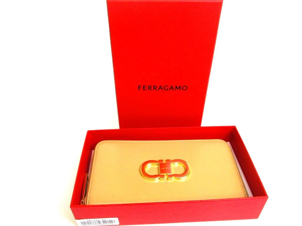 Authentic Salvatore Ferragamo Gancini Light Camel Leather Round Zip Wallet #b134    Open box