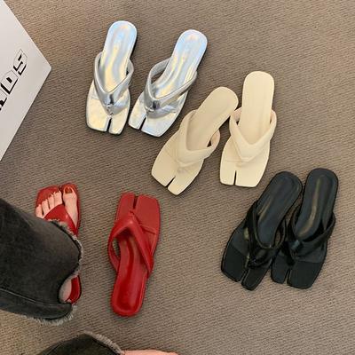 Non-slip Flat-bottomed Cool Slippers Versatile Flip-flops Women's Summer Soft-bottomed Fashion Clip To Wear Outside the Beach 2025 Toe New Pig's