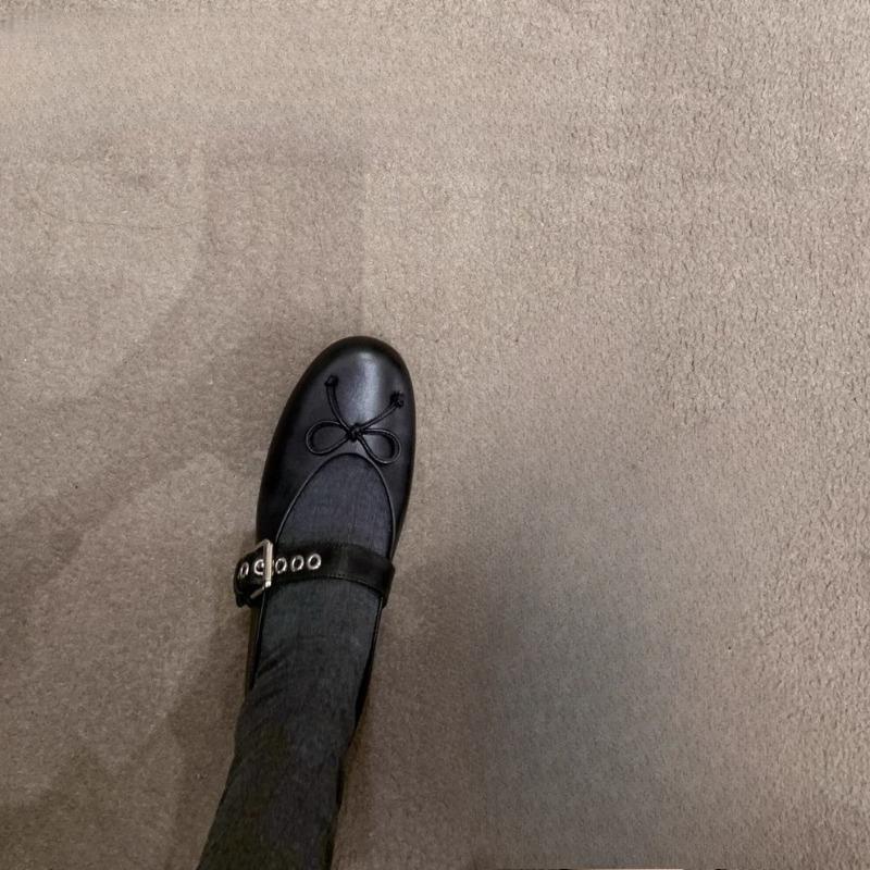 Neue flache Schuhe für Ballett-Damen