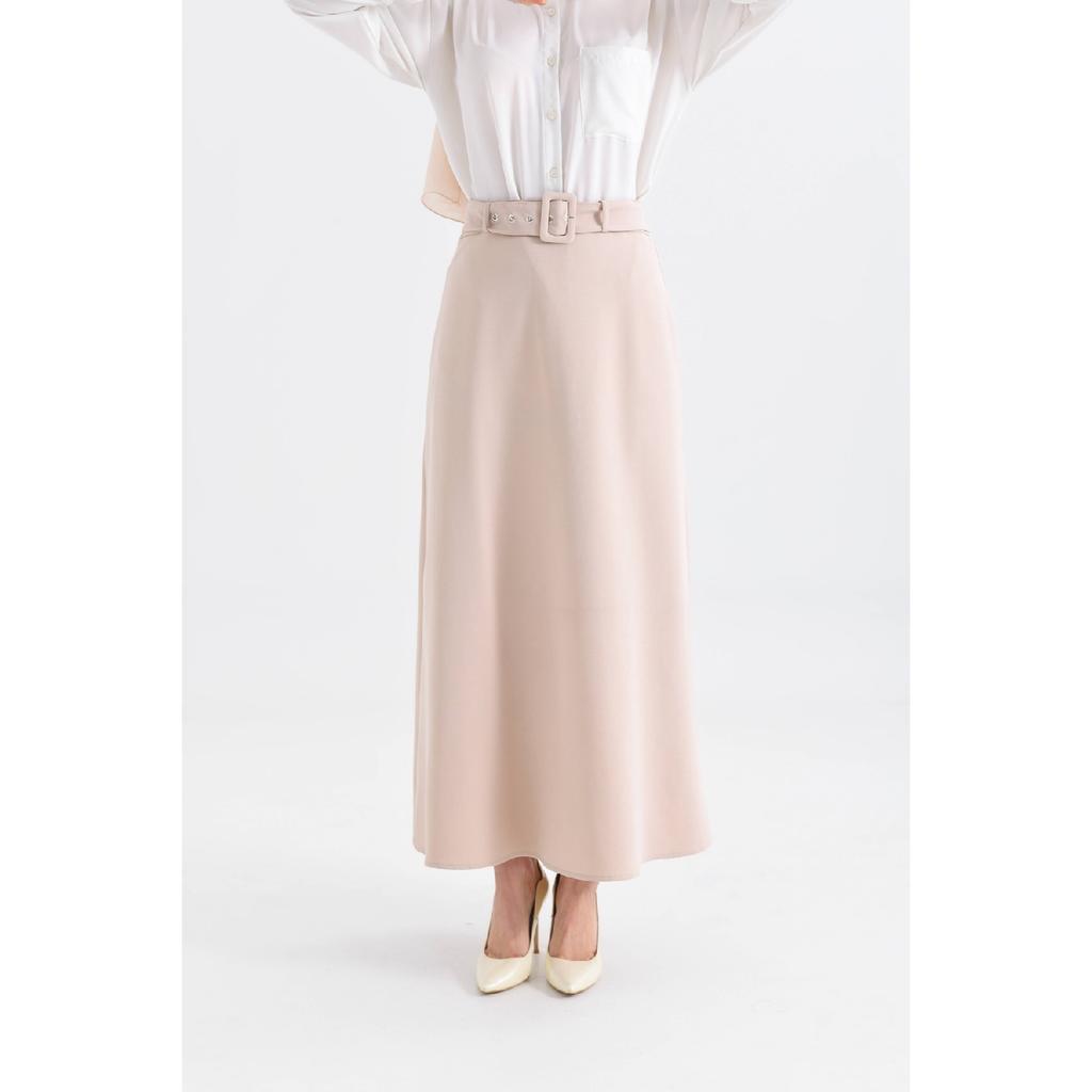 Fusta cu cataramă cu centură neagră