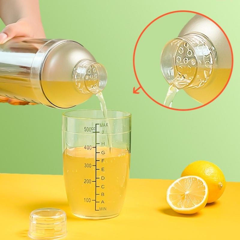 1PC Milk tea hand cranked shaker 500ml/700ml milk tea wine beverage shaker PC shaker with graduations Hand made lemon tea tool