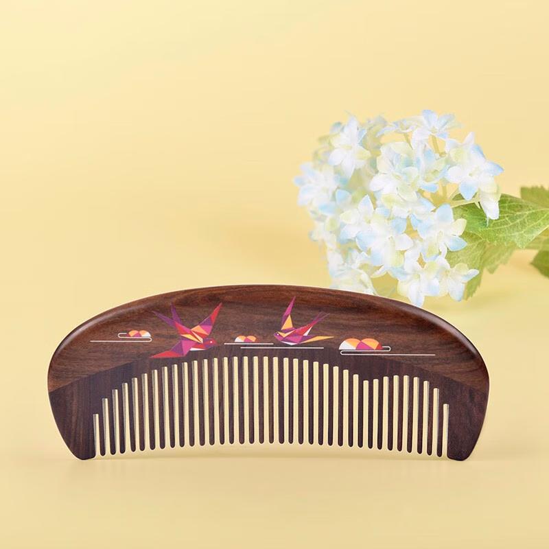 Tan Mujiang He Le Wooden Comb Gift Set