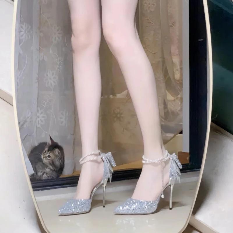 

Женские черные туфли-стилет с бантом, пайетками и жемчугом, коллекция осень/зима 2025 Size 39