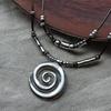 Collana con Ciondolo a Spirale Bohemien con Design Geometrico in Lega per Donne e Uomini