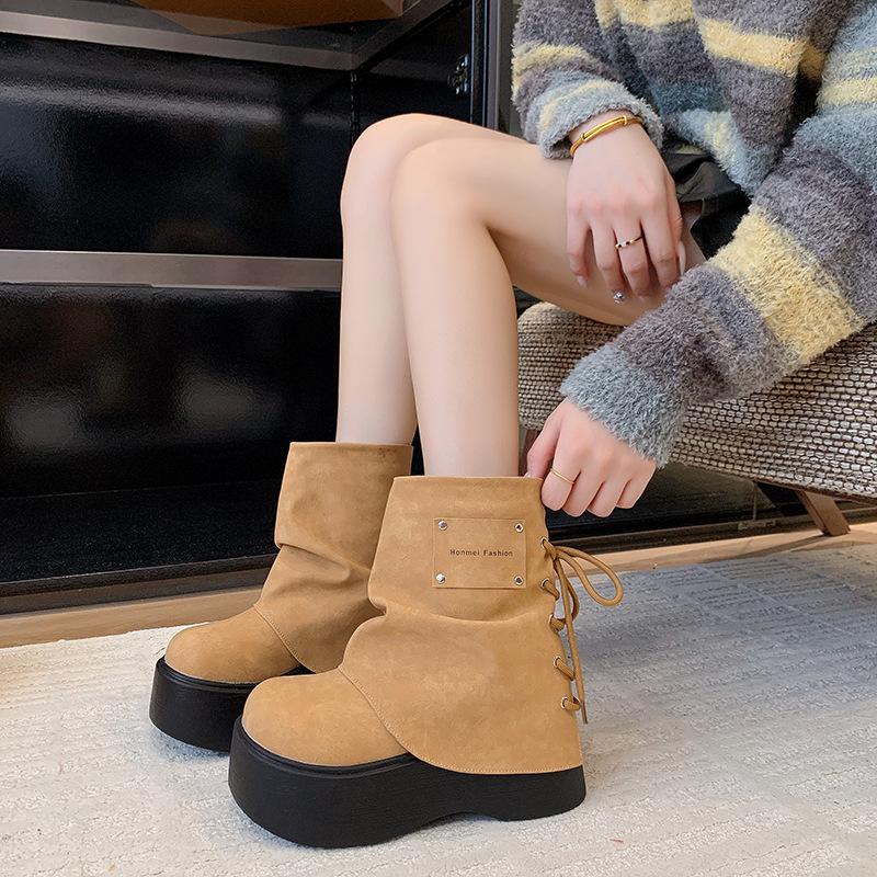 Retro small thick-soled Martin boots for women's 2025 autumn new Spice Girl rear strap heightening big head trousers short boots