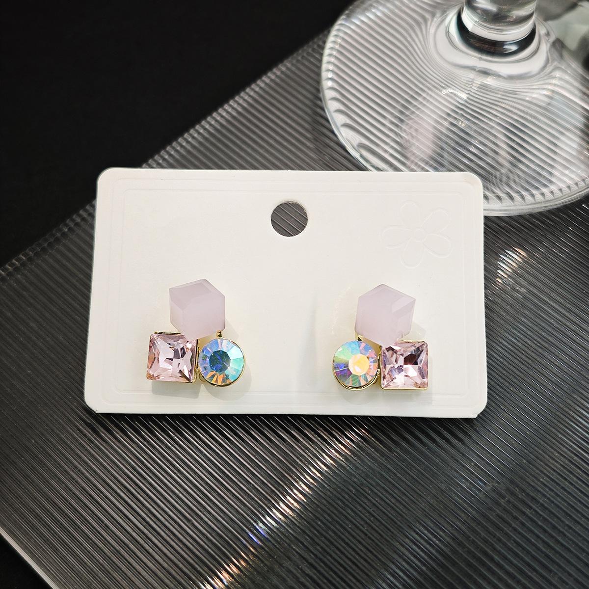 

Шикарные желейно-розовые кубические серьги с красивым розовым геометрическим дизайном для женщин розовый