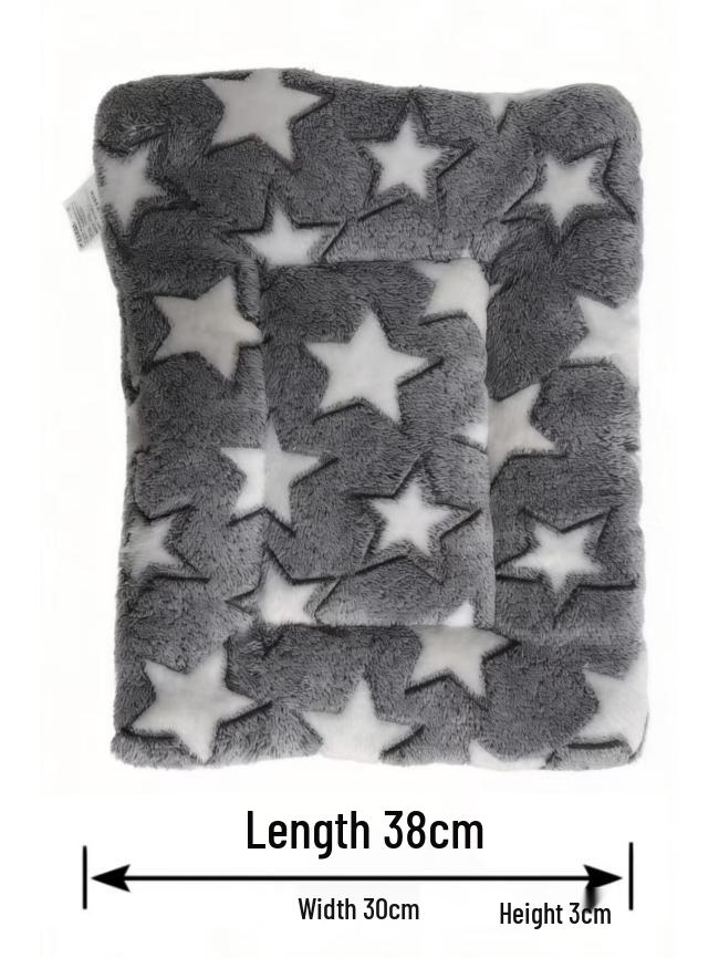 Washable Small Pet Strawberry Nest for Parrots, Guinea Pigs, and Hamsters