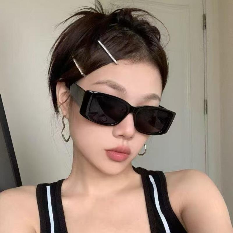 Fashion Retro Punk Rectangle Sunglasses UV400 Sun Shades Men Women Trendy Vintage Square SunGlasses Female Eyewear Oculos De Sol