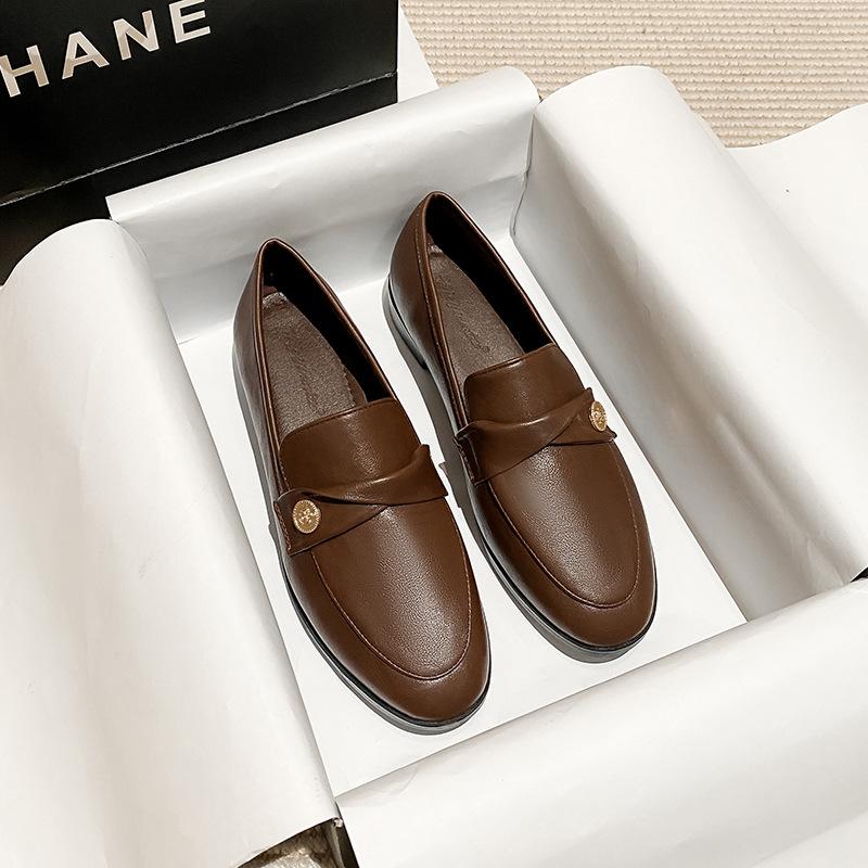 Black small leather shoes women's style autumn new versatile flat single shoes large size shoes