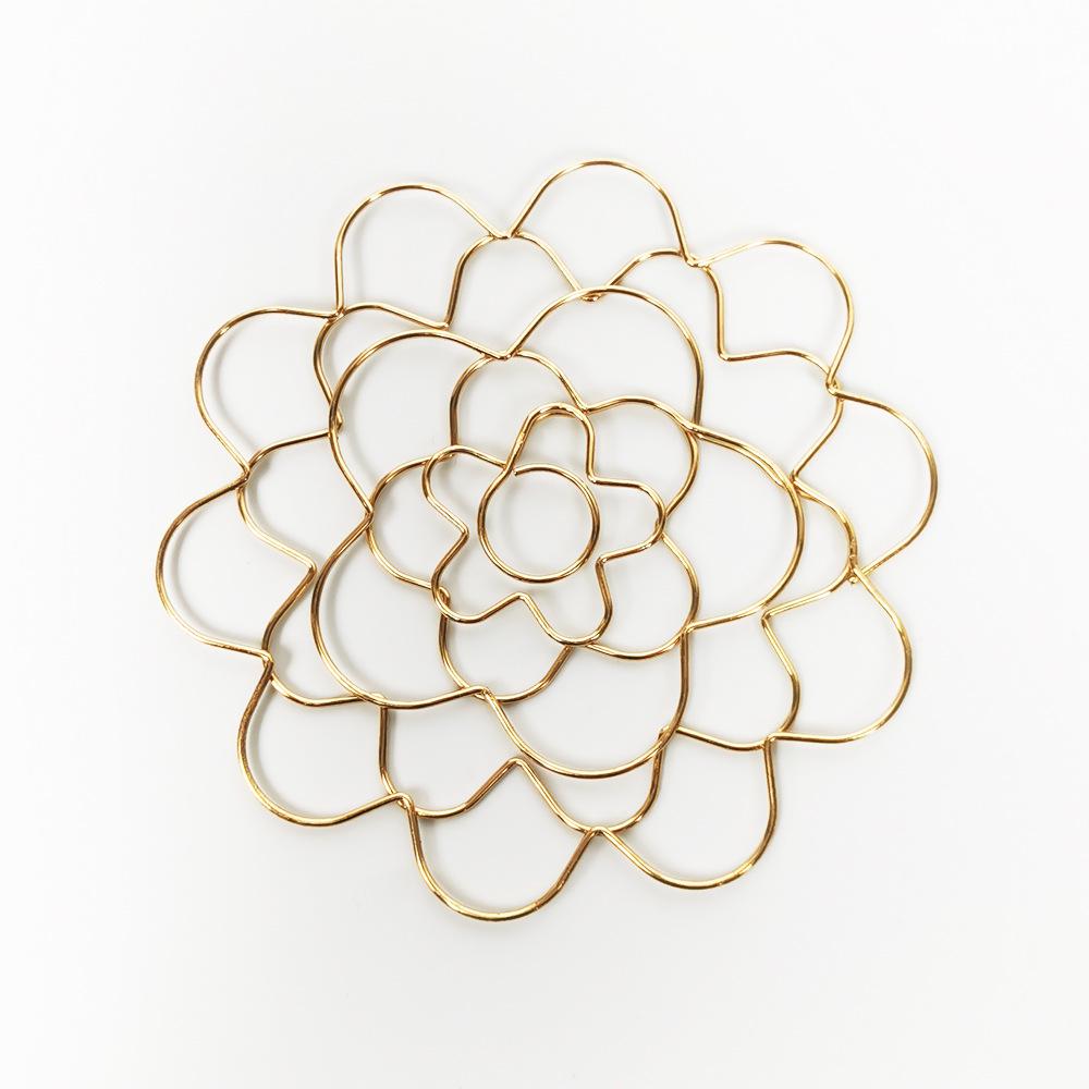 Foldable Metal Laser-Cut Floral Arrangement Grid – Trending Flower Arranging Aid