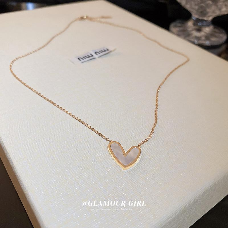 Love Necklace Light Luxury Fashion Design Sense Collar Chain Fashion Simple Network Red Necklace Ornament