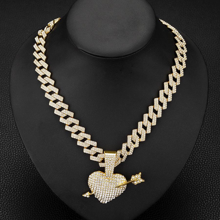European and American New Personalized Arrow Piercing Pendant Heart-shaped Full Diamond Fashionable Street Hip-hop Diamond Cuban Necklace
