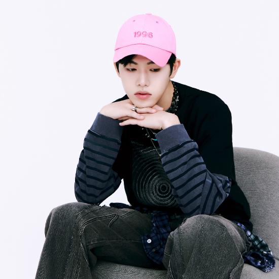 

Предварительный заказ SMTOWN LIVE 2025 30 Years and More Debut Ball Cap Set NCT WISH SION