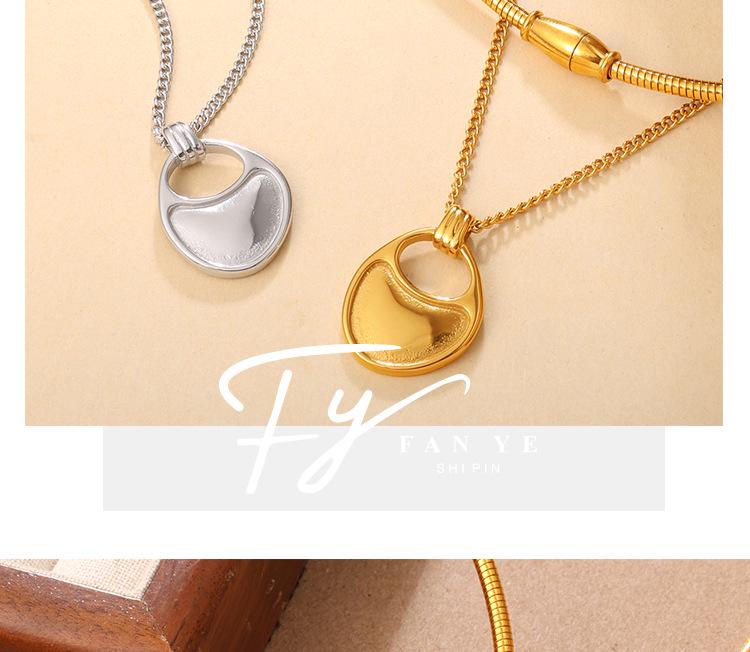Elegant 2026 White Pearl Necklace & Magnetic Gold Clavicle Chain Set