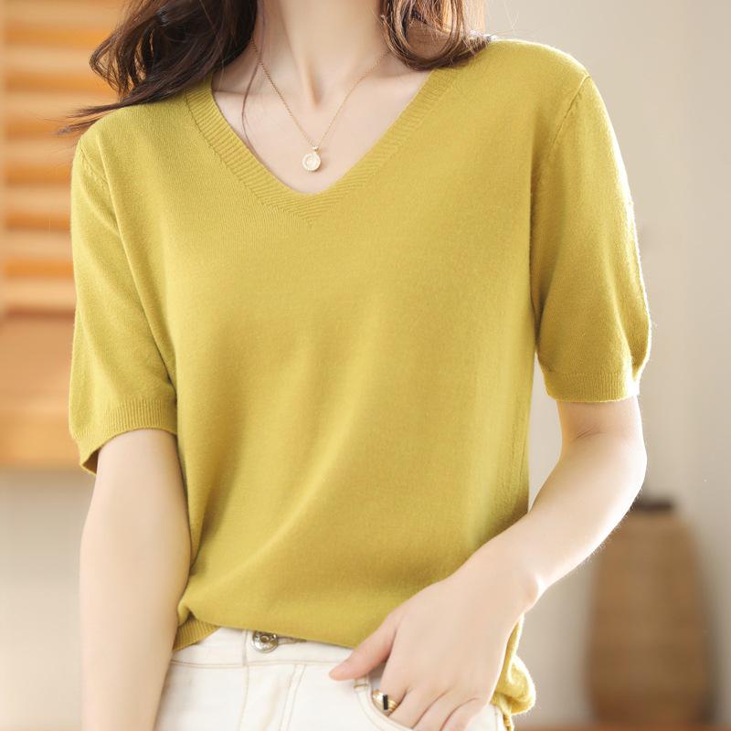 Women's V-Neck Knitted T-Shirt: Short-Sleeved, Versatile, Commuting Pullover, Perfect Base Layer, Three-Quarter Sleeves, Light Sweater.