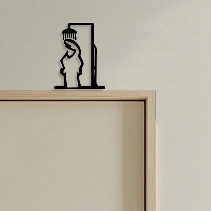 Minimalistický kovový koupelnový znak Ornament Symbol toalety Sprchová figurka Dveřní umělecký znak Domácí nástěnná umělecká dekorace Humorný design