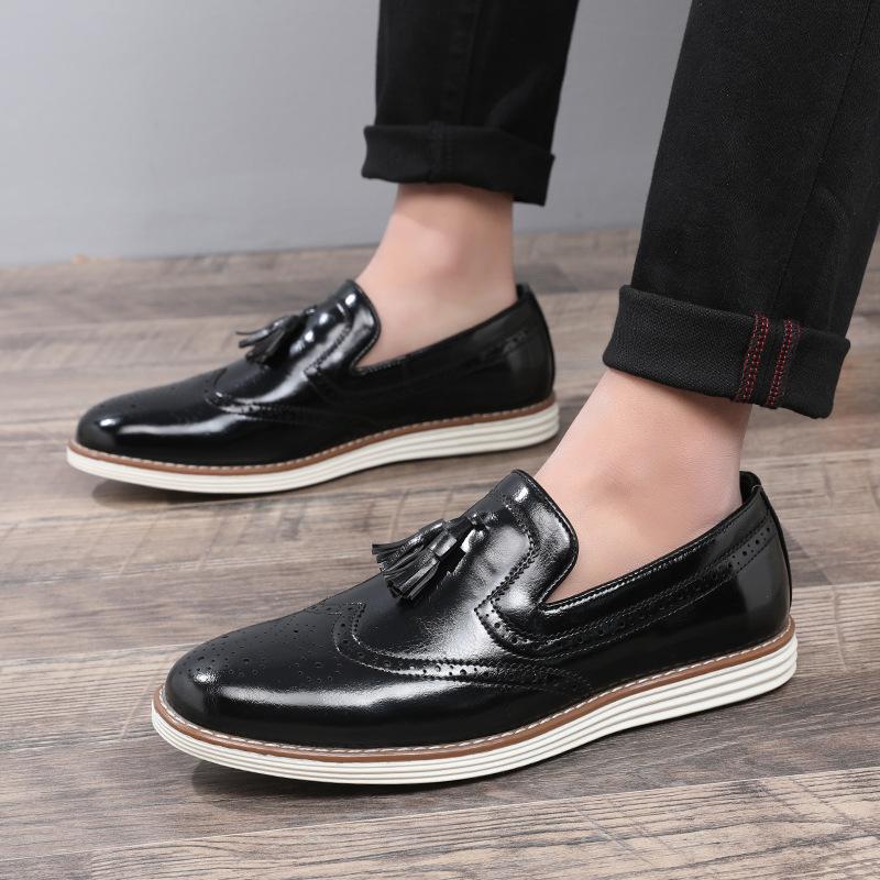 Fashion Men's Personalized Designer Tassels Loafers Mens Slip-on Casual Leather Retro Brogues Shoes