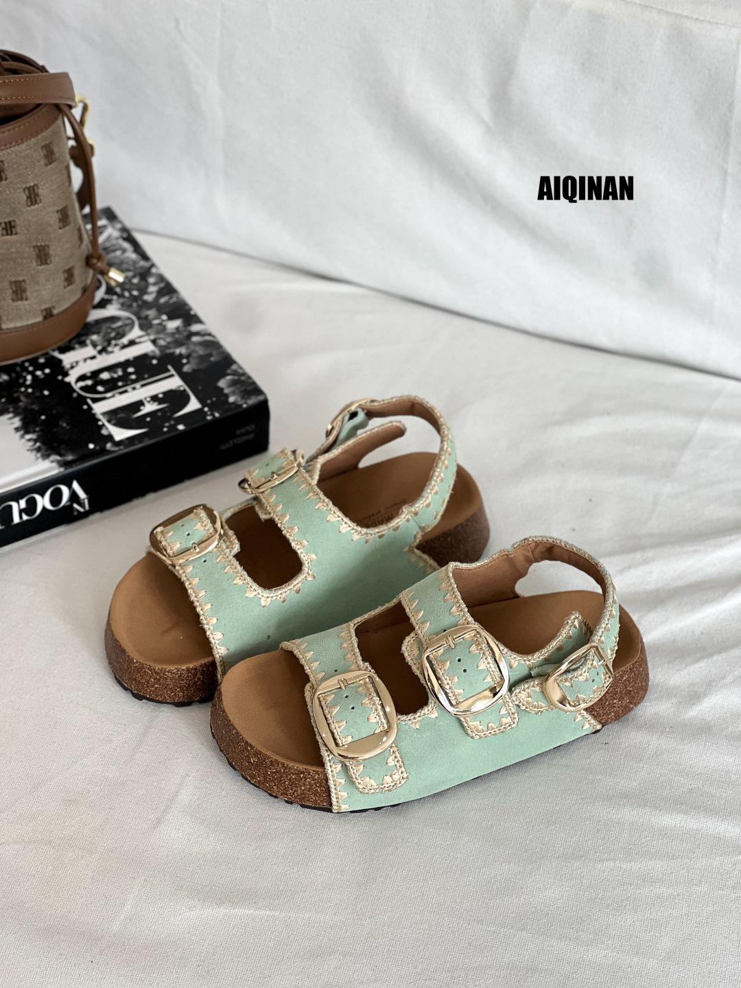 

Thick-soled retro heightening pattern sandals women s outer wear summer new belt buckle casual slippers sandals 39 м ята зелений колір