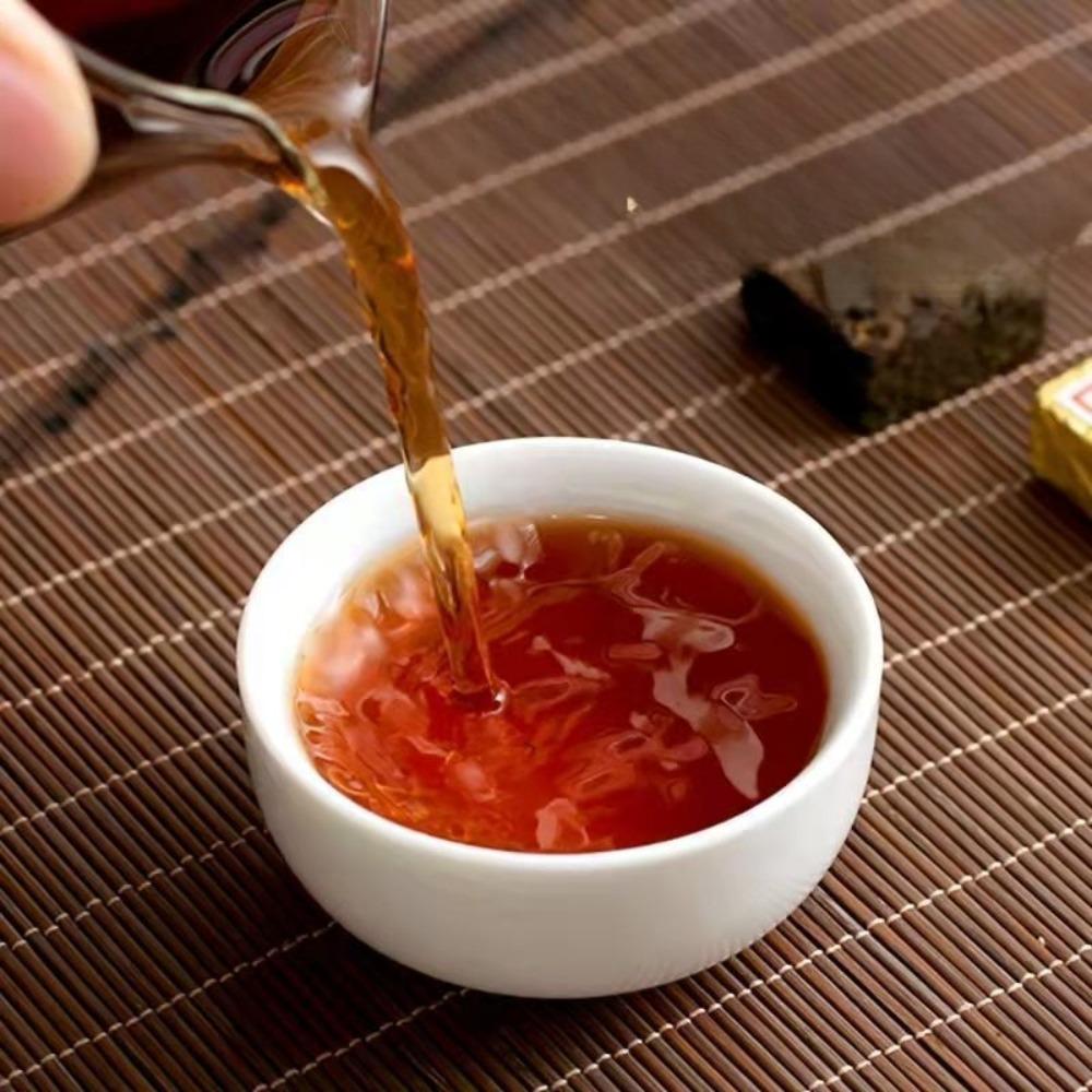 Premium Yunnan Pu-erh Tea Cake Rich Aroma Glutinous Rice Flavor Aged Ripe Tea