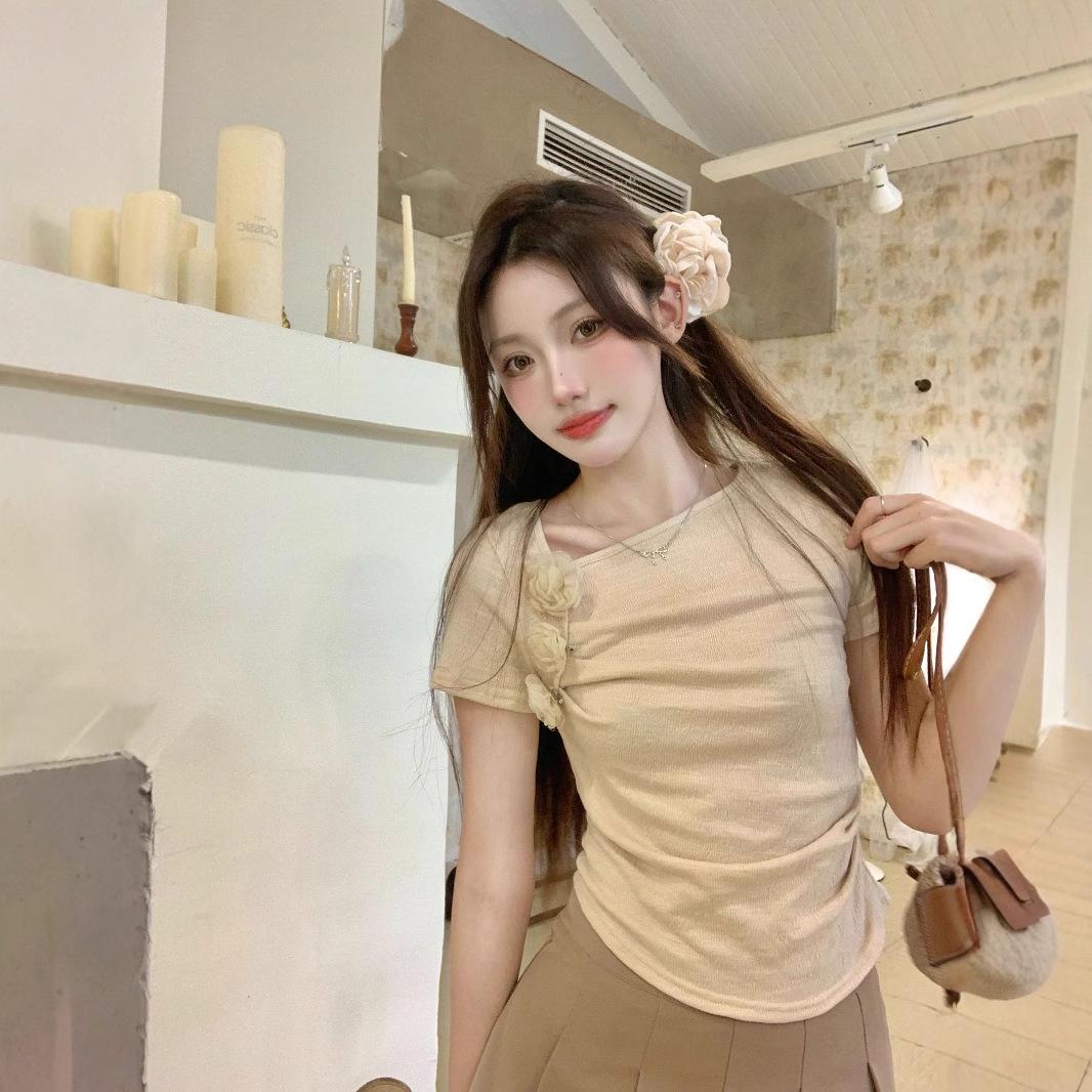 

Spring 2025 Women s French Pleated 3D Rose Short-Sleeve Slim Top One size (recommended for up to 125 lbs) абрикосовый