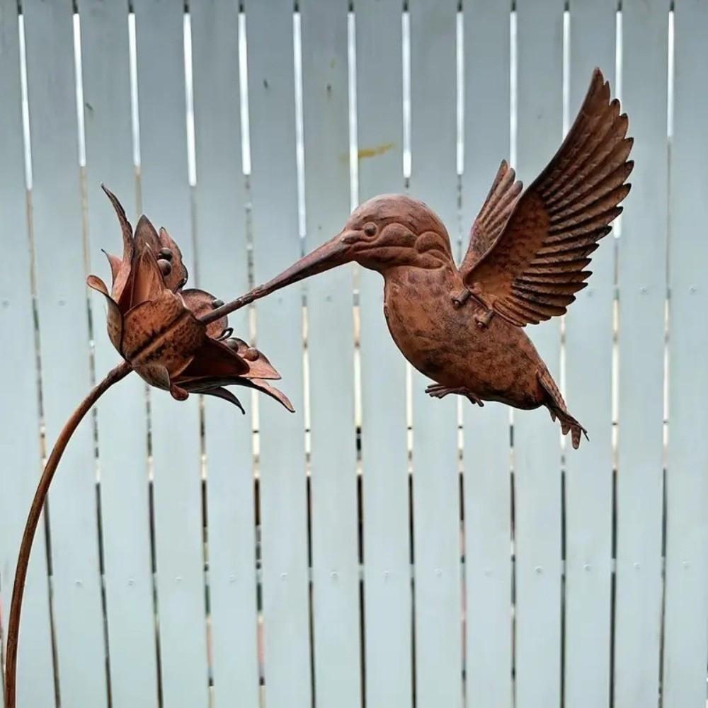 Rusty Metal Texture Hummingbird Garden Stake Weather Resistant Iron Easy Installation Wrought Iron Bird Statue