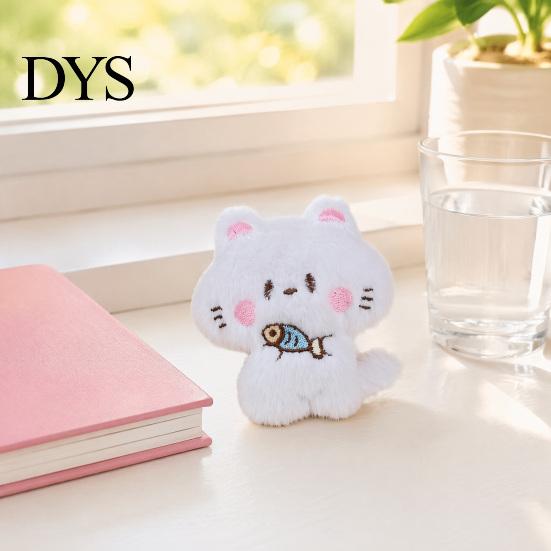 Handbags Decorative Accessory Holding Fish Cat Plush Pendant, Stuffed Fork White Kitten Keychain for Backpacks Purses Bag Charm