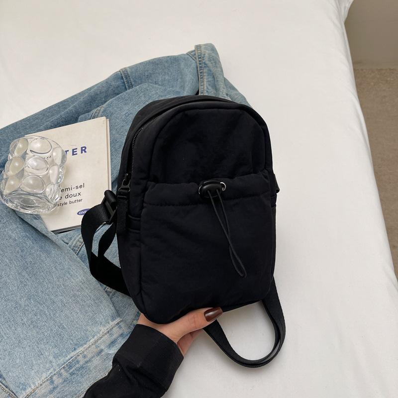 

Light casual small cloth bag women s new niche design shoulder messenger bag versatile mobile phone bag чёрный