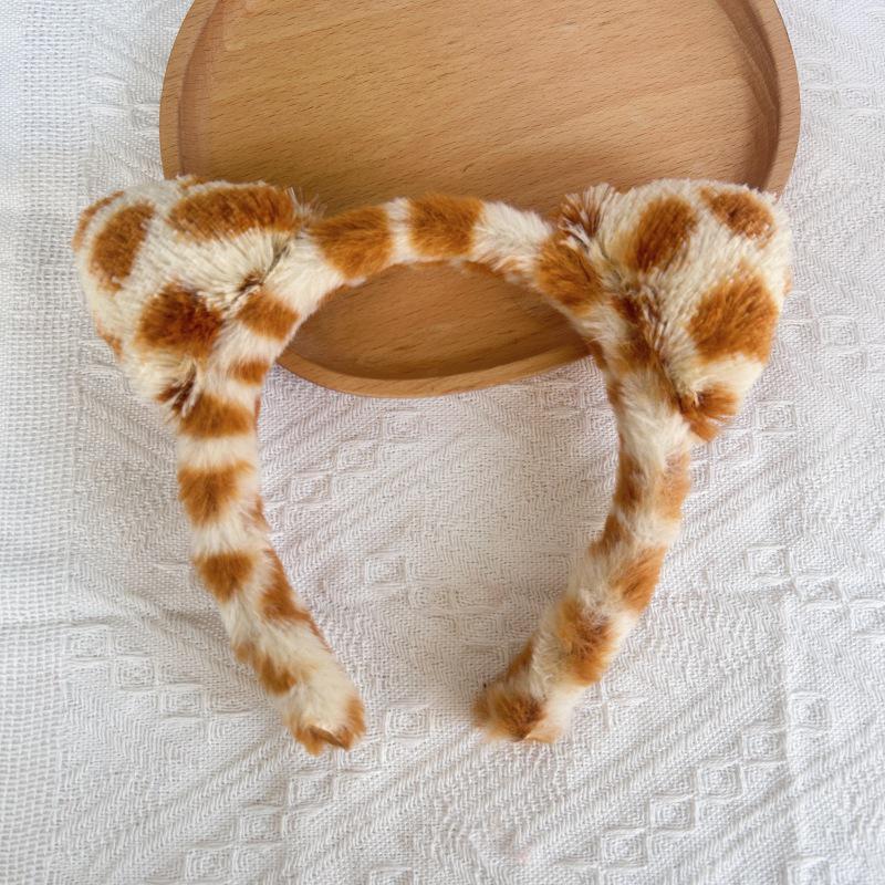 Cartoon Plush Headband: Cute Hair Accessory for Women & Kids, Perfect for Face Washing