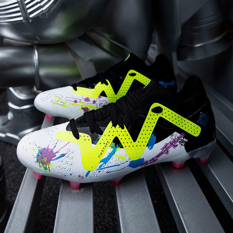 Male and Female Games, Young Students, Older Children's Sports, Foreign Trade Broken Long DingTalk Large Size New Football Shoes Training