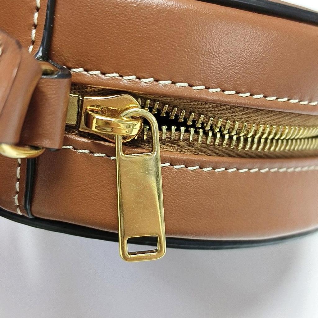 [Pre-Owned] Triomphe Small Brown Leather Crossbody Bag - Excellent #NVK2O7