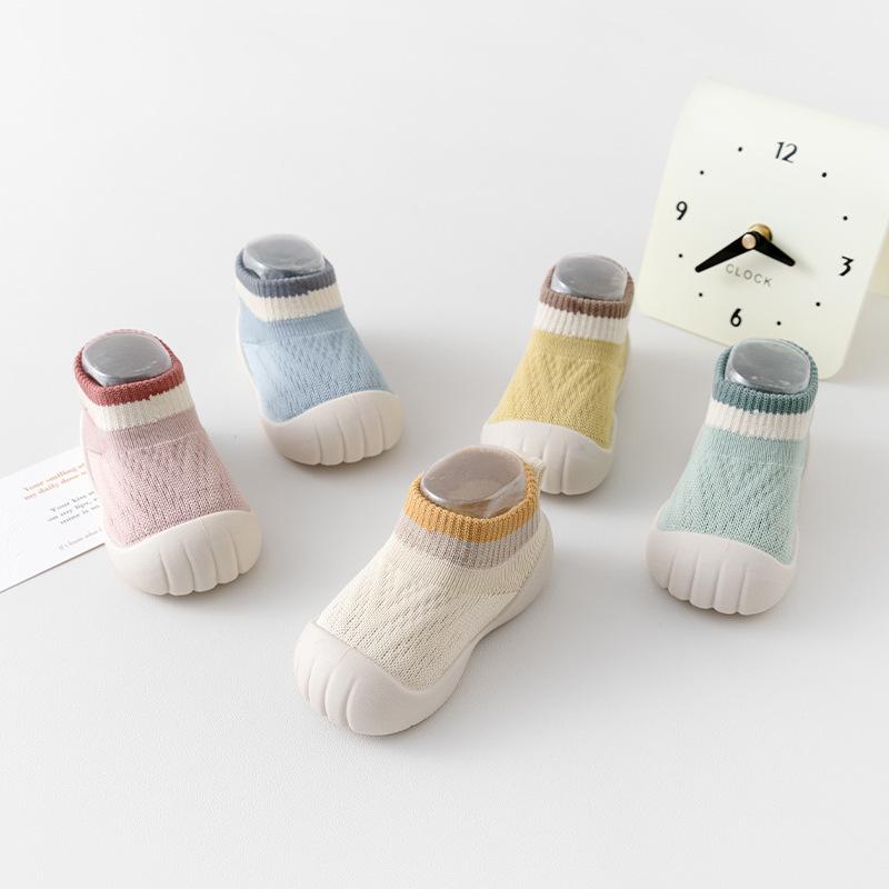 Unisex Baby Flyknit Indoor Shoes: Soft Sole, Breathable, Non-slip Toddler Shoes for Summer & Spring