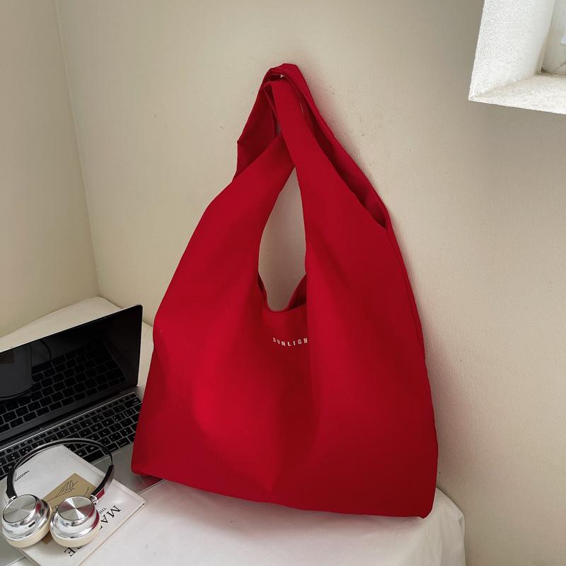 Korean version of fashion tote bag 2025 new casual large-capacity shoulder bag retro girl foreign style nylon shopping bag