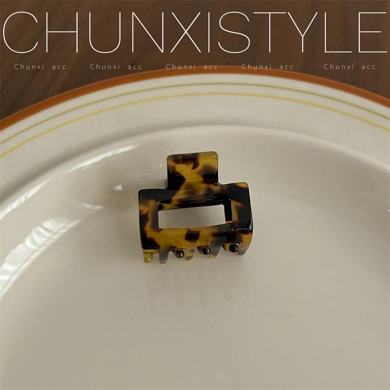 Dark Series Tortoiseshell Leopard Acetate Claw Clip: Large/Medium Hair Clip for Women