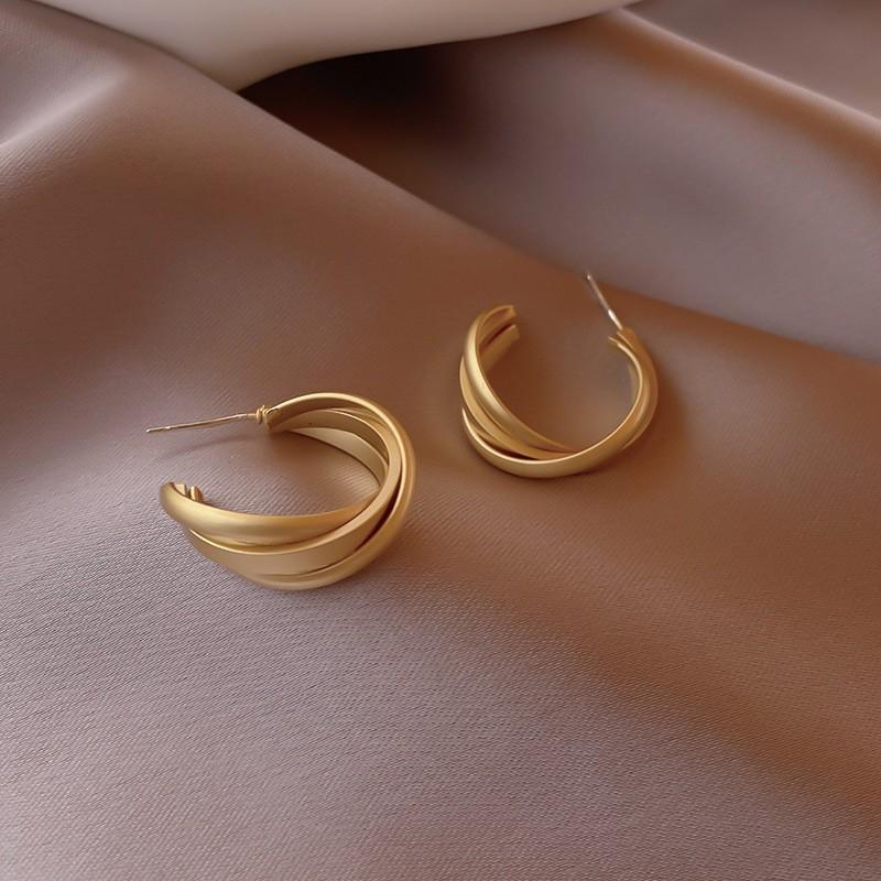 Korean Style Geometric Circle Earrings: Elegant, Versatile Ear Jewelry for Women and Students