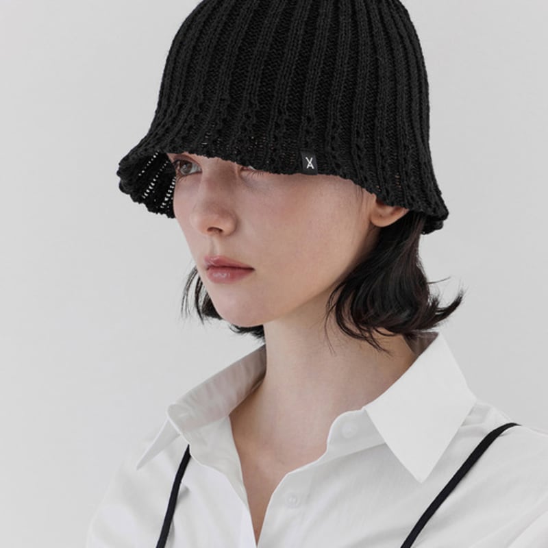 VARZAR VA Label Knit Tulip Hat Black