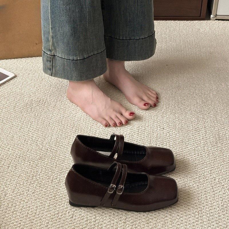 

Внутреннее увеличение высоты~ Универсальные туфли-лодочки с перекрестной пряжкой и светлым мыском на плоской подошве, женские ретро серебристые балетки, туфли Мэри Джейн 40 коричневый