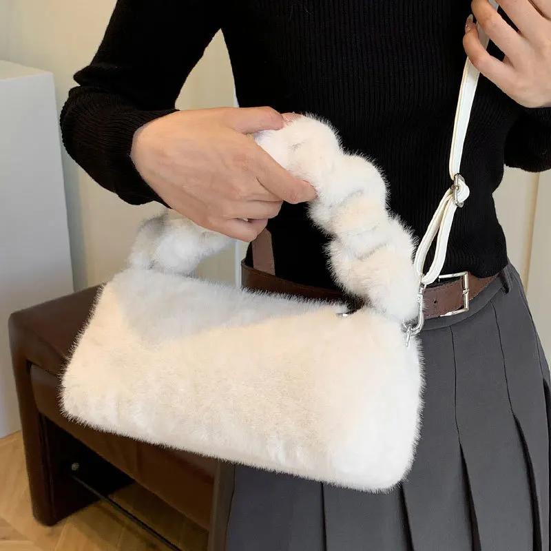 Autumn and winter niche design portable commuter women's bag new high-end plush versatile shoulder armpit bag