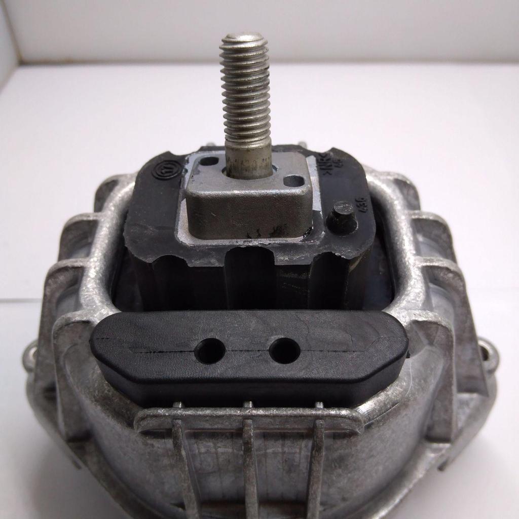 BMW 320D E93 Engine Mount (Part 22116768799)