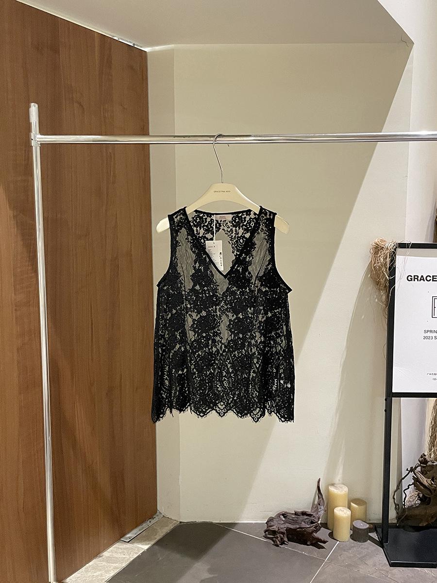 New Arrival: French V-Neck Lace Hollow-Out Layering Vest for Women - Early Spring Collection One Size