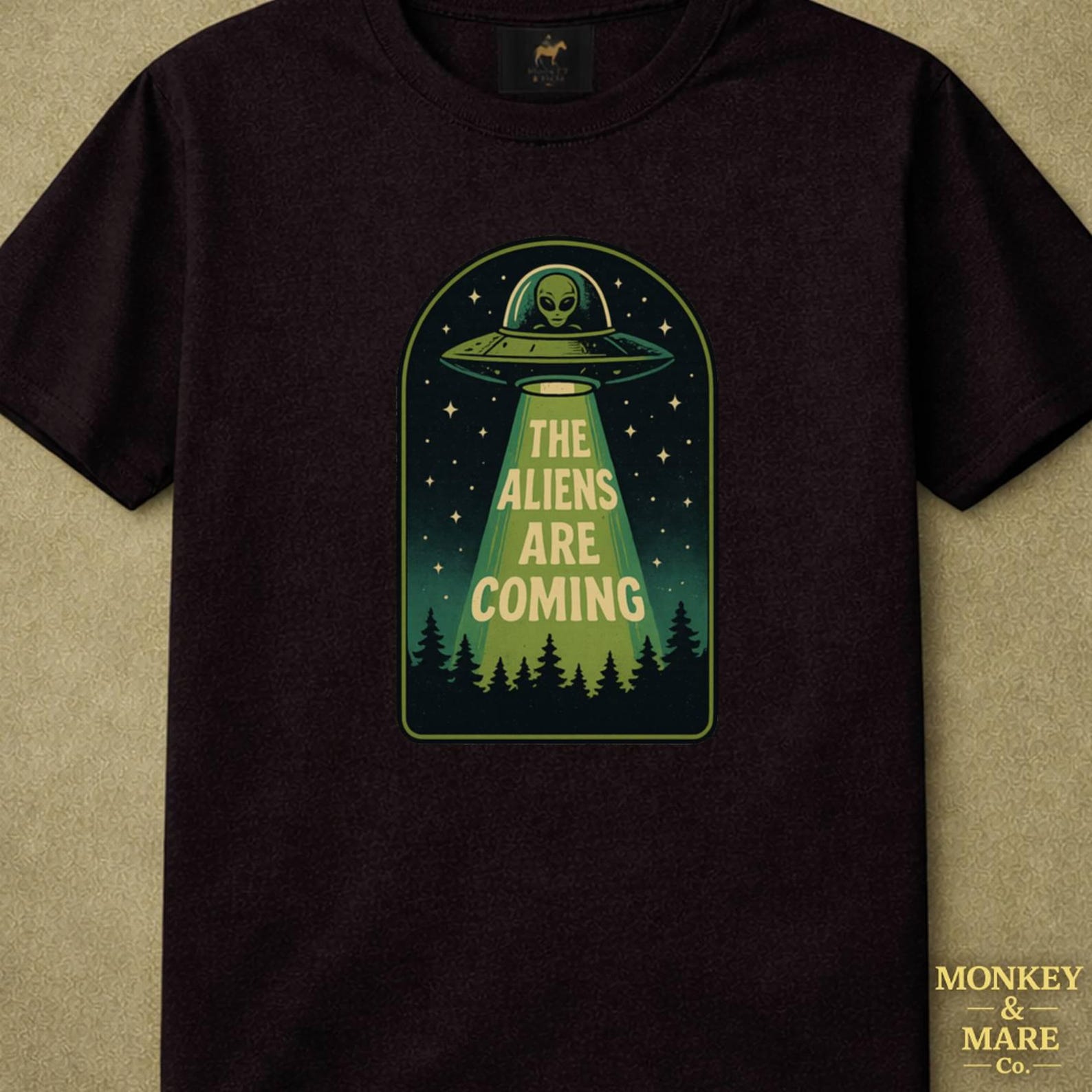 UFO Alien Shirt, The Aliens Are Coming, Retro Sci Fi Invasion Graphic Tee For Alien Believers 4XL