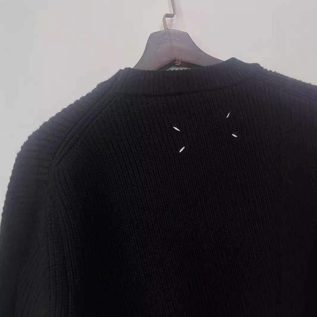 

Ma Jia Four-Corner Pullover Sweater - Round Neck, Loose Fit, Long Sleeve L