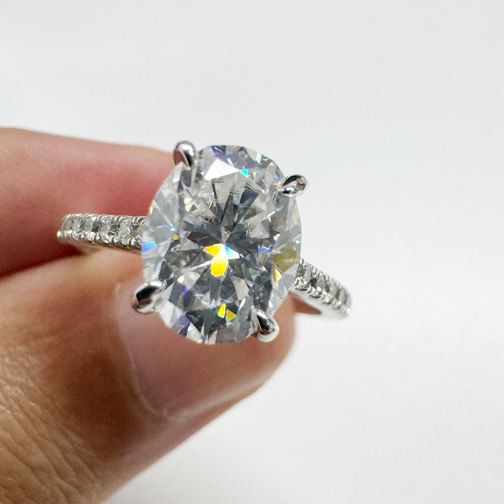 Luxury Wedding 1ct 2ct 925 Silver White Gold Plated Oval/Radiant Cut VVS Lab Grown Moissanite Diamond Engagement Ring for Women