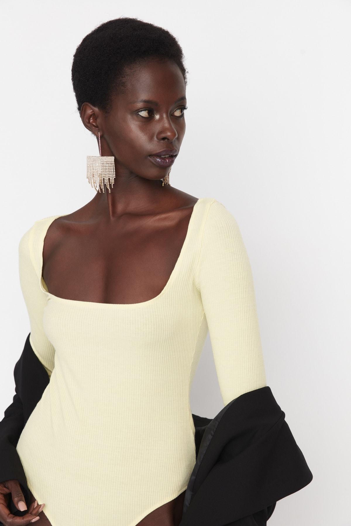 

Боди - Желтый - Классический крой