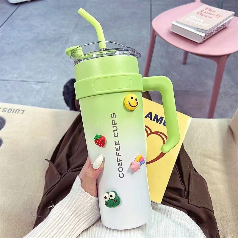 Sams Jumbo-Trinkbecher aus Edelstahl mit großem Fassungsvermögen und Isolierung