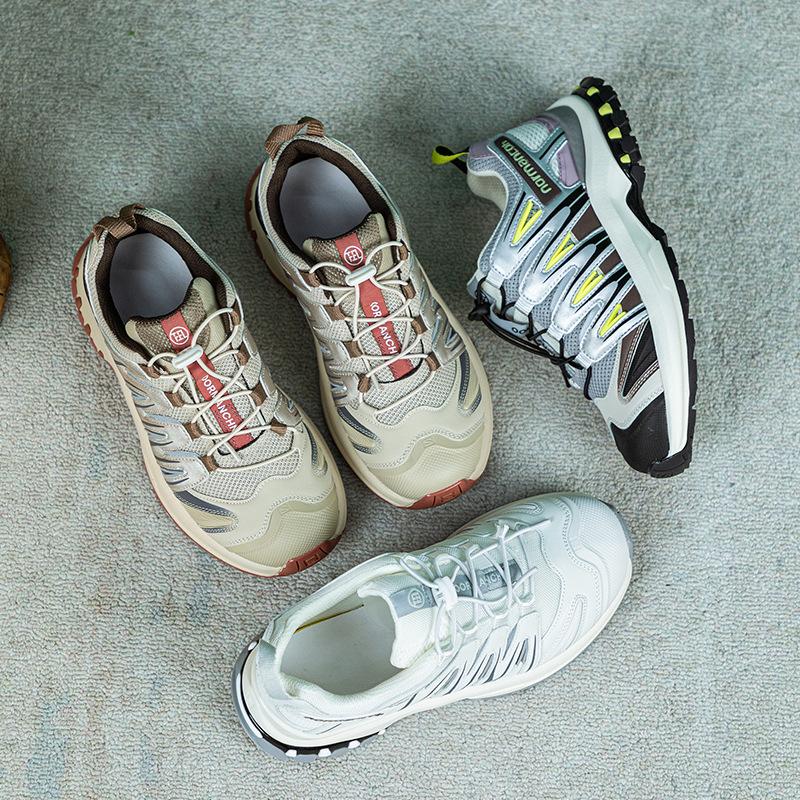 Woman Outdoor Hiking Shoes Mountaineering Sports Shoes Lace-up Hiking Outdoor Comfortable Non-slip Thick-soled Mountain Shoes