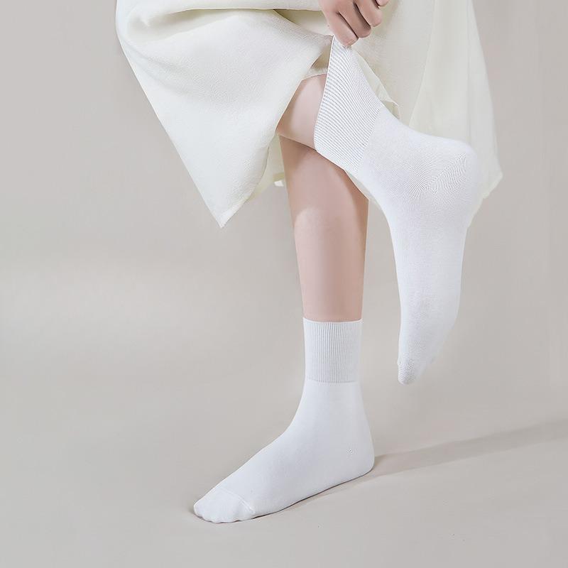 Spring and Summer Women's Socks: Pure Cotton Soft Mid-calf Socks, Breathable Mid-calf Socks, Solid-colored Sports Women's Socks