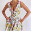 Summer new temperament V-neck waist slim-fitting sleeveless dress floral vacation dress medium and long dress